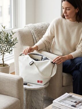 UNIQLO White Medium Everyday Tote with Adjustable Strap